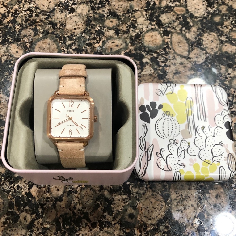 Fossil Watch, NWT